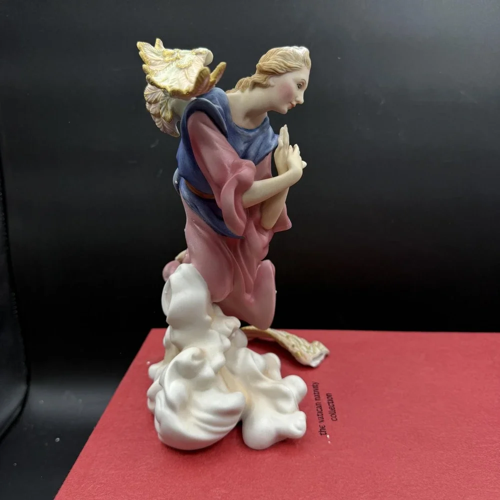 Vintage The Vatican Nativity Collection Porcelain Angel Figurine Medium Gold